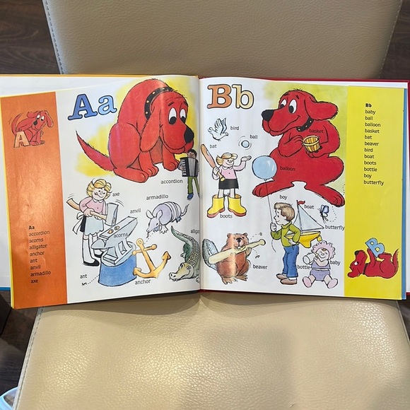 🐥Clifford’s ABC | Baby& Toddler Board Book - Picture 3 of 5